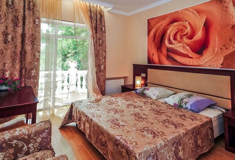 اتاق لوکس با بالکن, Kamelot