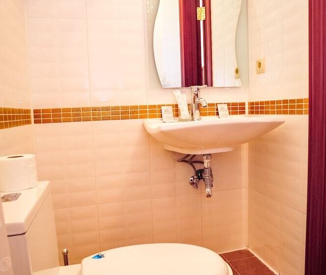 اتاق لوکس چهار تخته, Kamelot