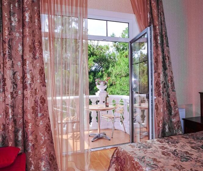 اتاق لوکس چهار تخته, Kamelot