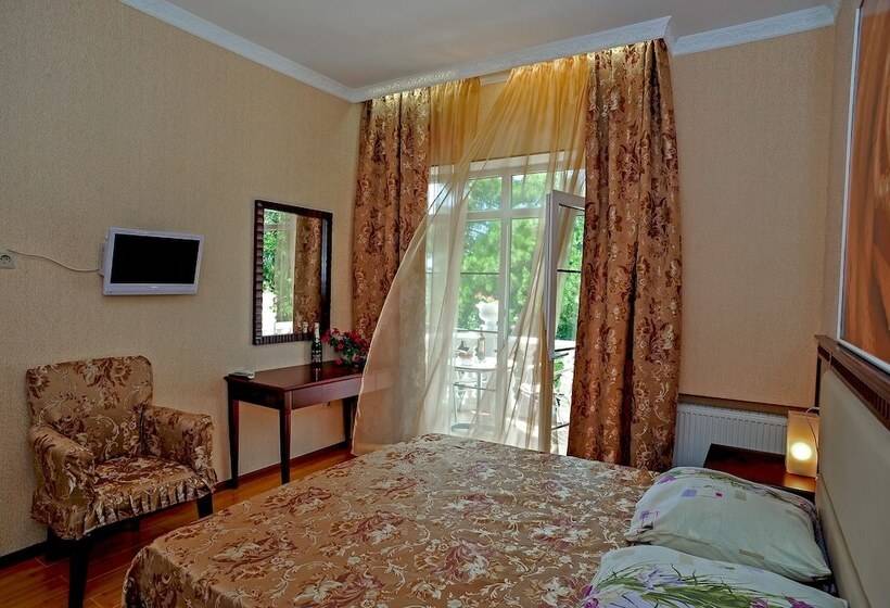 اتاق لوکس با بالکن, Kamelot