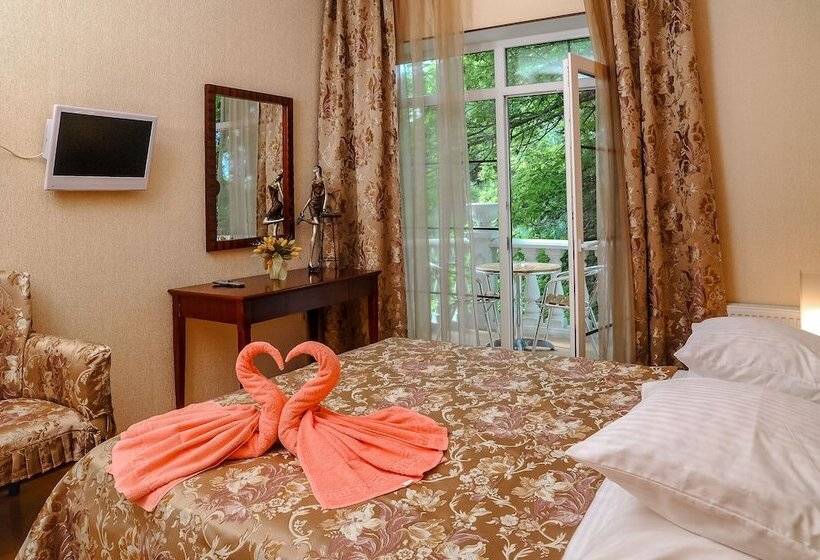 اتاق لوکس با بالکن, Kamelot