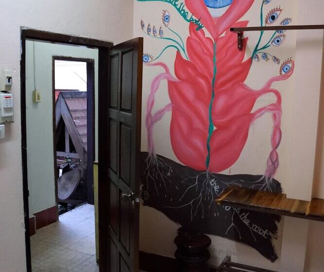 اتاق استاندارد, Manotemple House