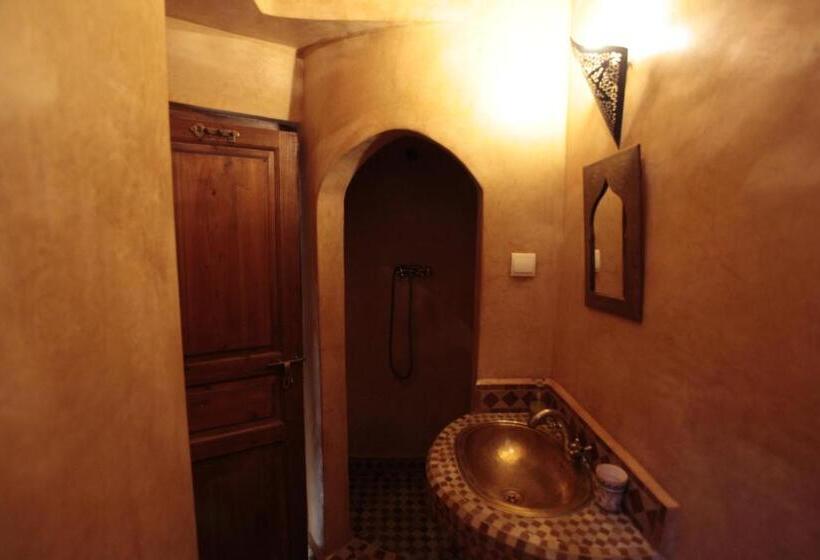 اتاق استاندارد با سرویس بهداشتی مشترک, Riad Tasneem