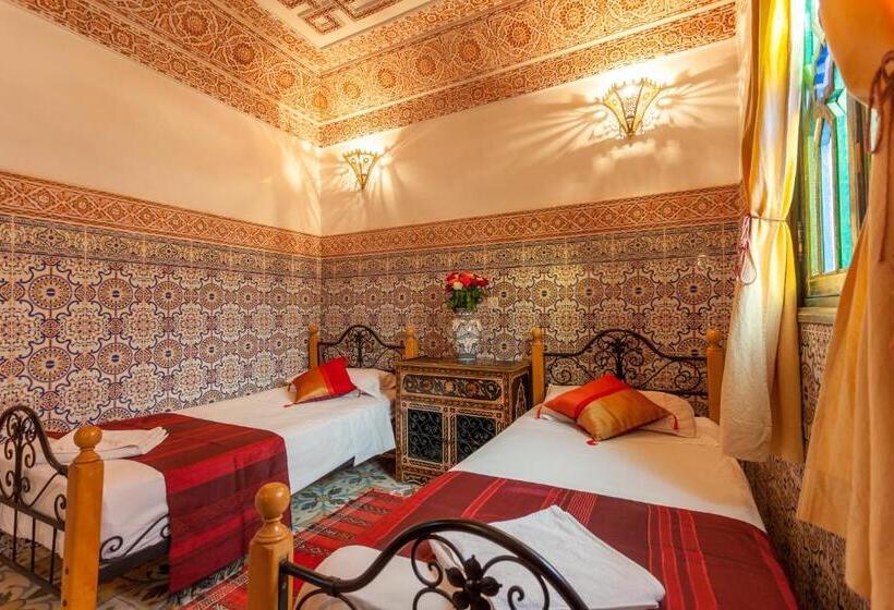 اتاق استاندارد چهار تخته, Riad Tasneem