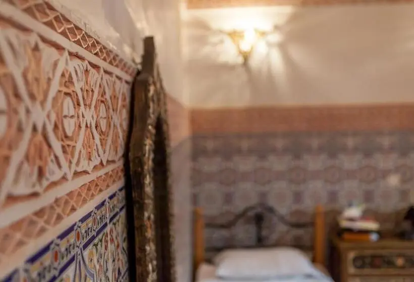 اتاق استاندارد چهار تخته, Riad Tasneem