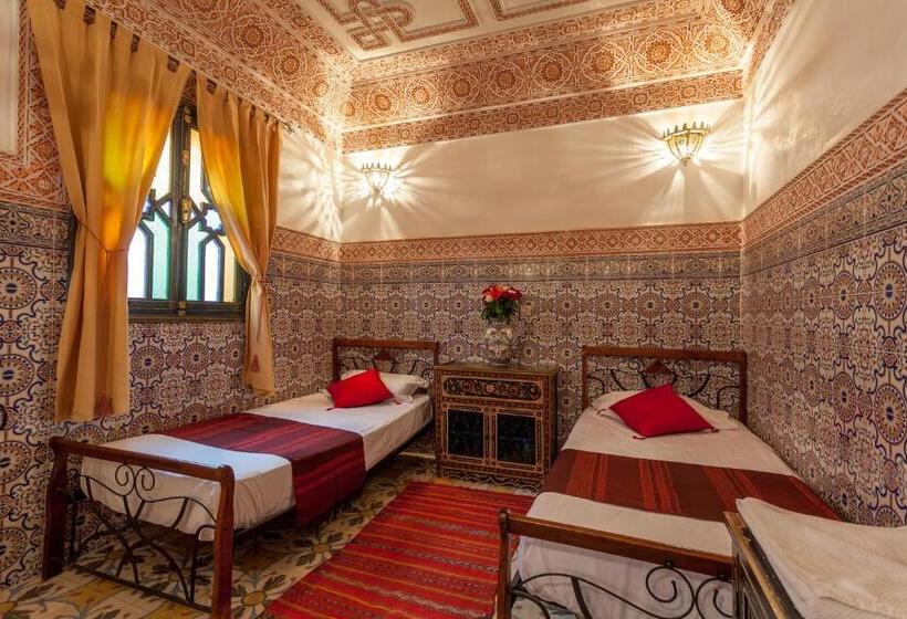 اتاق استاندارد چهار تخته, Riad Tasneem