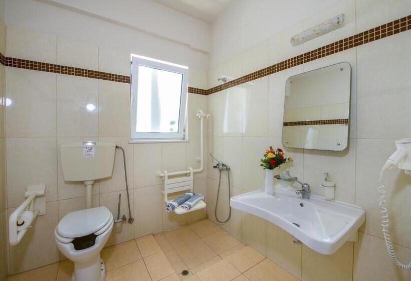 استودیوی استاندارد, Toxo