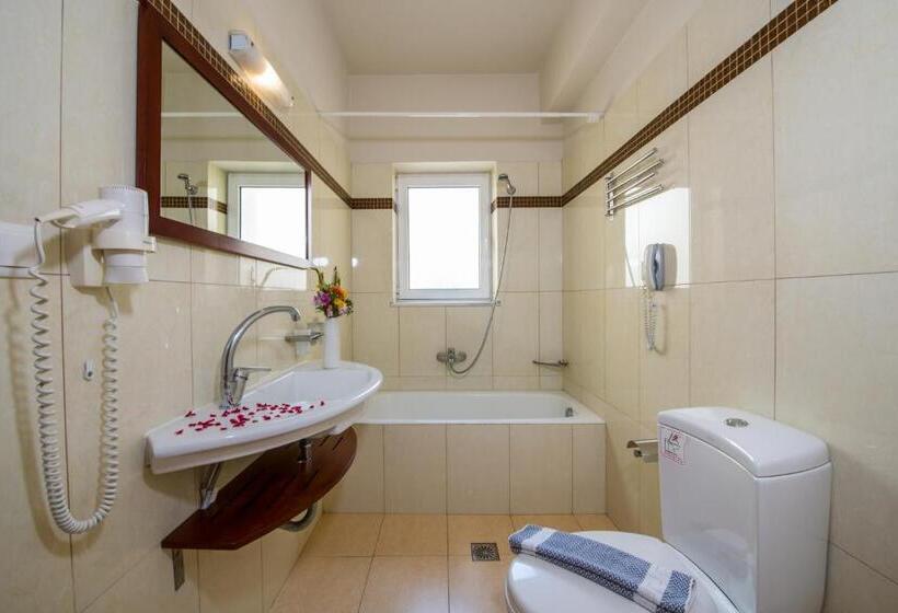 آپارتمان 2 خوابه, Toxo