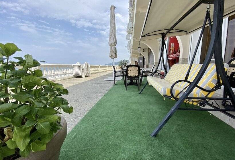 اتاق سوپریور سه تخته, Pioner