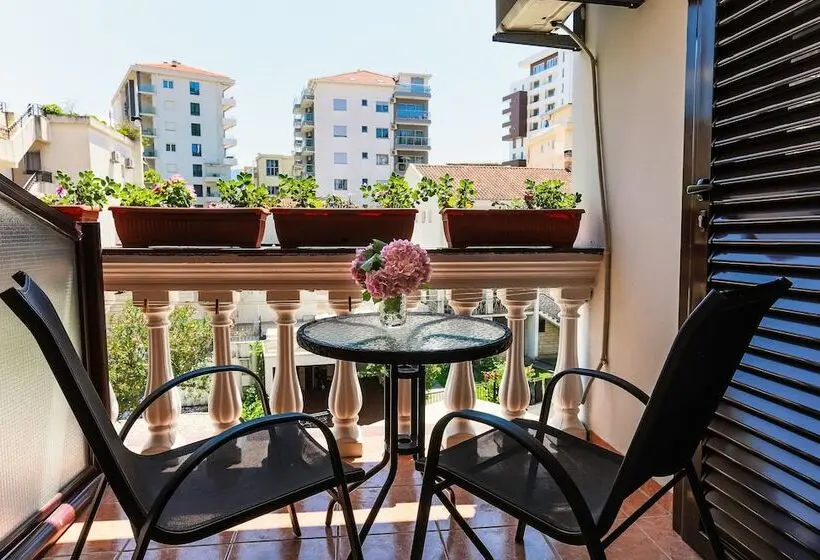 اتاق خانوادگی, Villa Dvor Kornic