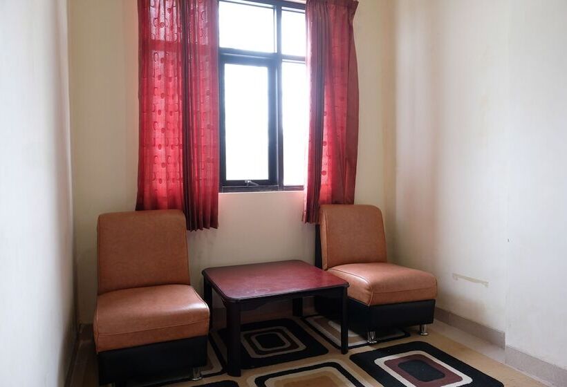 Номер Deluxe, Oasis Hotel By Oyo