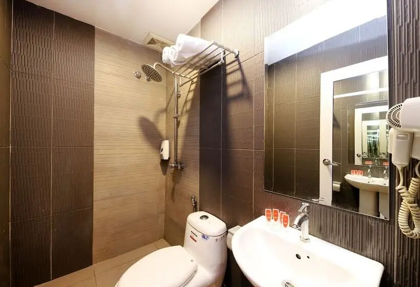 سوییت سوپریور, OYO 763 Tazara Hotel