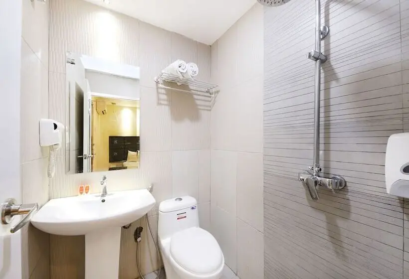 اتاق لوکس, OYO 763 Tazara Hotel
