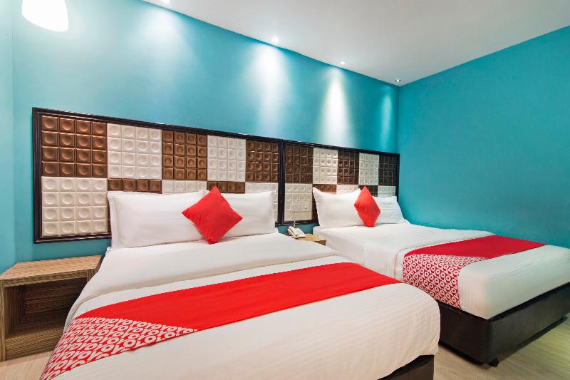 اتاق لوکس سه تخته, OYO 763 Tazara Hotel