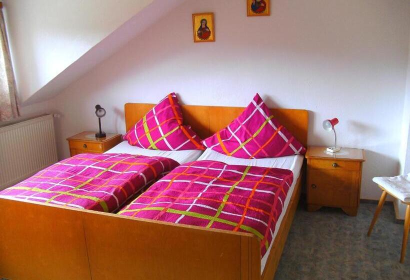 标准三人间共用浴室, Pension Reindlhöh