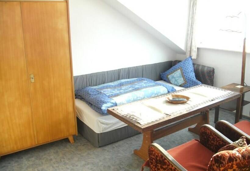 标准三人间共用浴室, Pension Reindlhöh