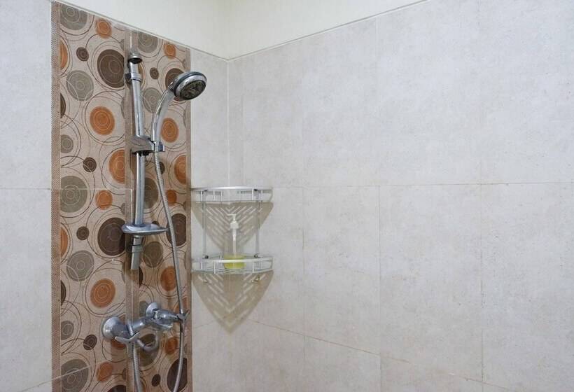 Номер Deluxe, Urbanview Hotel Syariah Casa Azmya Yogyakarta