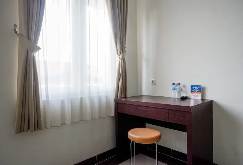 デラックスルーム, Urbanview Hotel Syariah Casa Azmya Yogyakarta