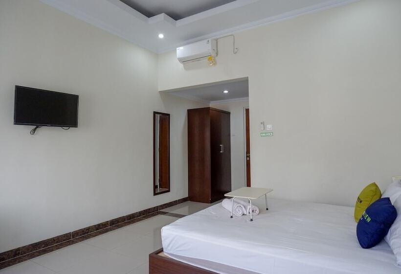 Номер Deluxe, Urbanview Hotel Syariah Casa Azmya Yogyakarta