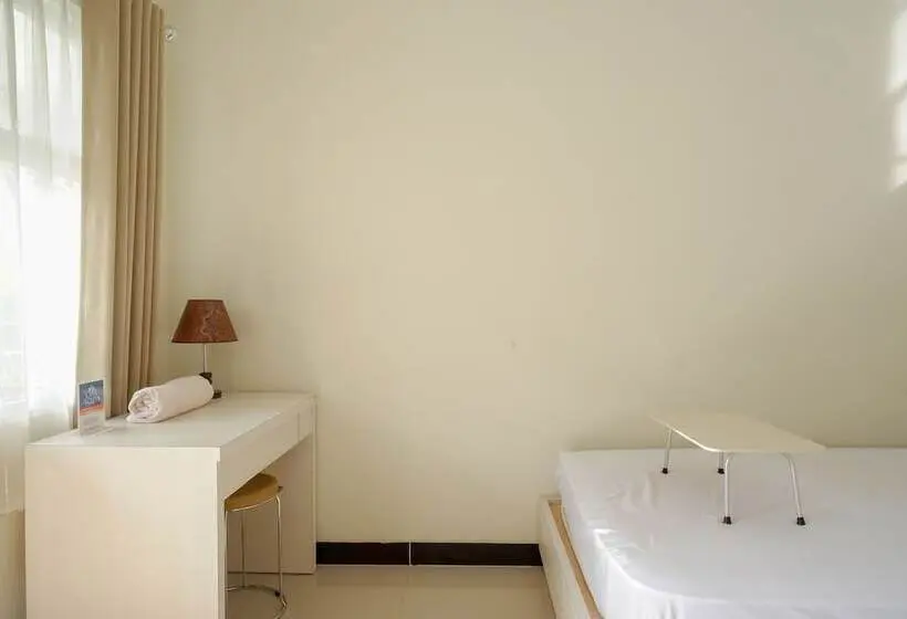 スタンダードシングルルーム, Urbanview Hotel Syariah Casa Azmya Yogyakarta