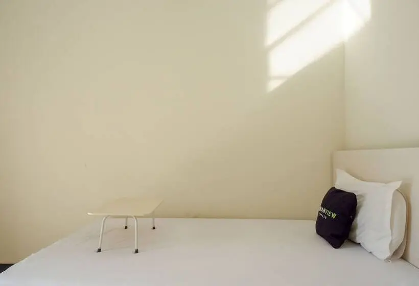 スタンダードシングルルーム, Urbanview Hotel Syariah Casa Azmya Yogyakarta