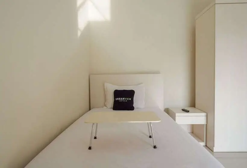 スタンダードシングルルーム, Urbanview Hotel Syariah Casa Azmya Yogyakarta