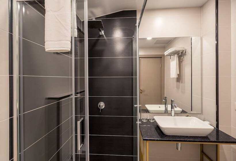 اتاق لوکس خانوادگی, Gladius Inn Boutique Hotel By Dnt Group