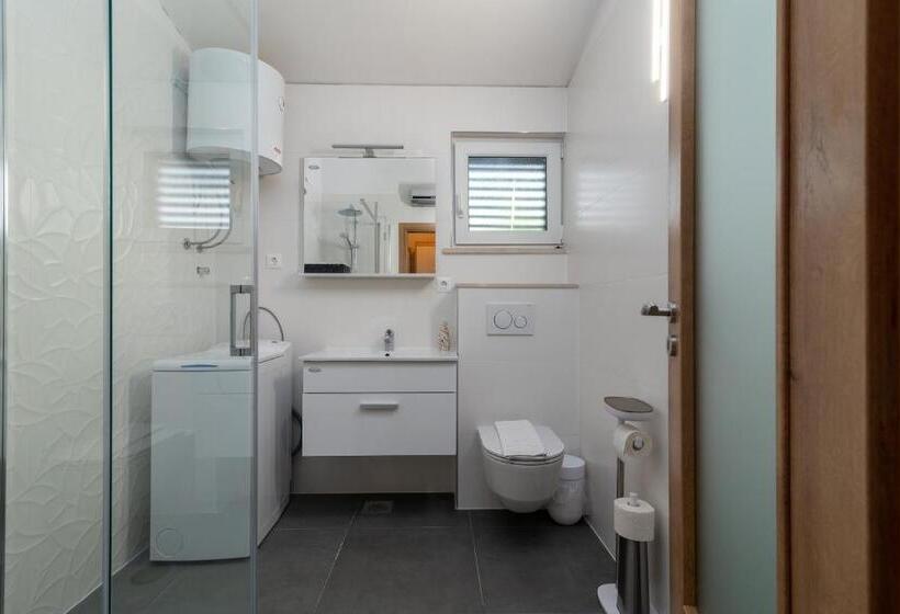 带1个卧室的高级公寓, House Bakica