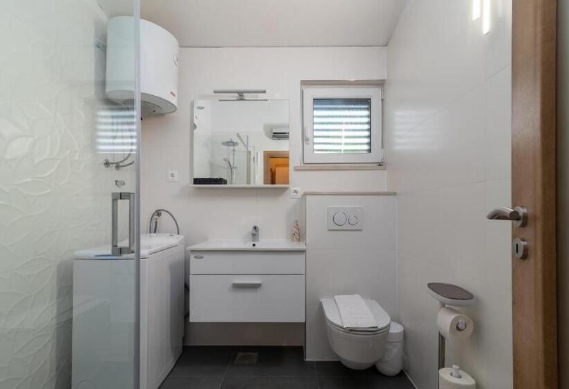 带1个卧室的高级公寓, House Bakica