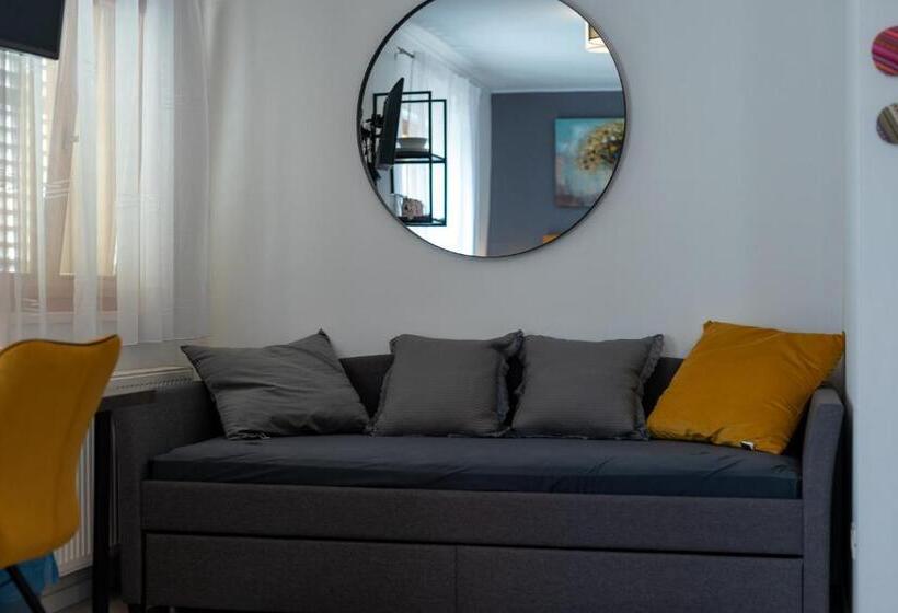 带阳台的三人标准间, House Bakica