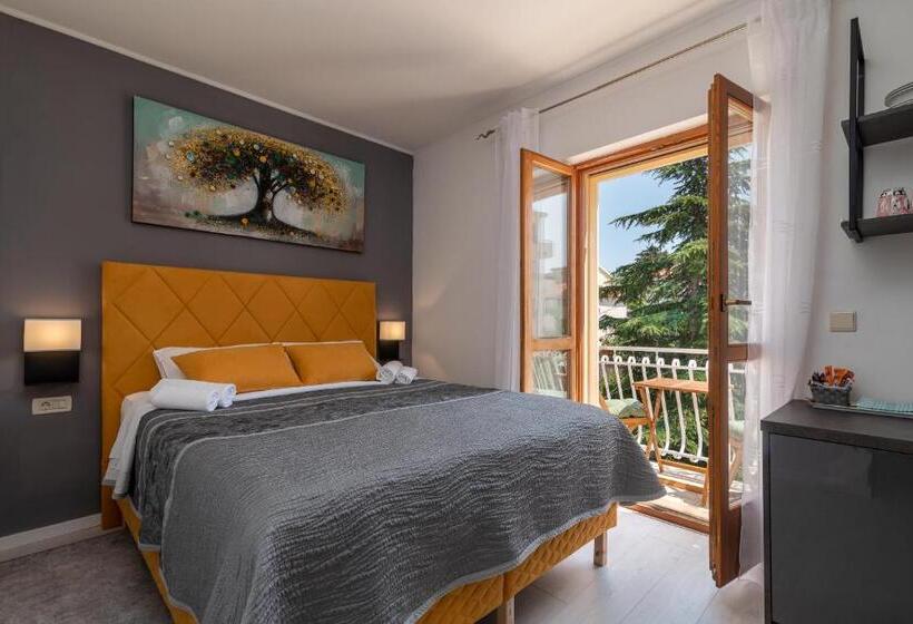 带阳台的三人标准间, House Bakica