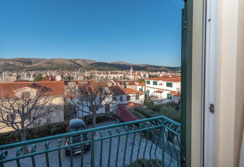 带1个卧室的高级公寓, House Bakica