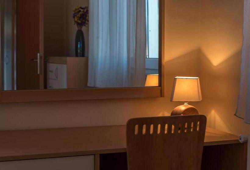 带1个卧室的高级公寓, House Bakica