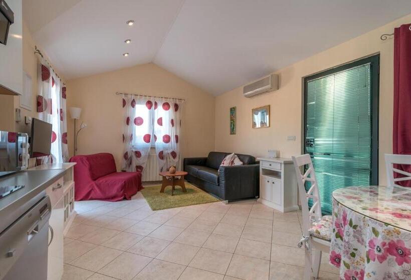 带1个卧室的高级公寓, House Bakica