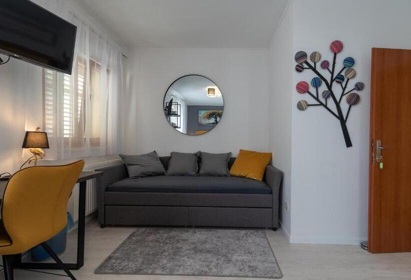 带阳台的三人标准间, House Bakica