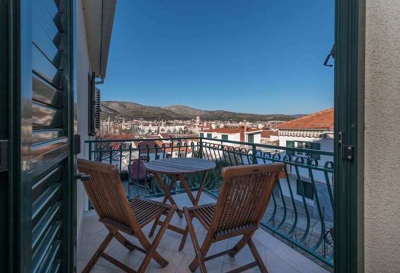 带1个卧室的高级公寓, House Bakica