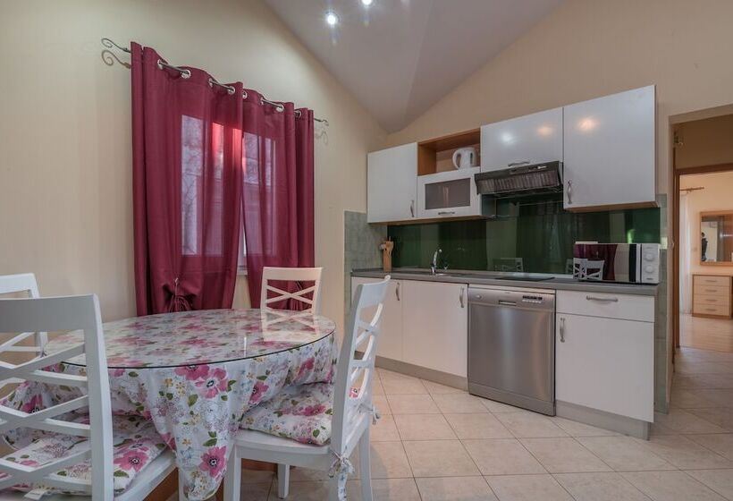 带1个卧室的高级公寓, House Bakica