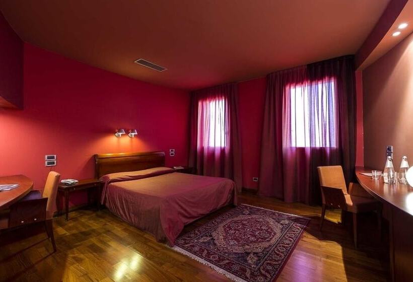 غرفة ديلوكس, Due Platani