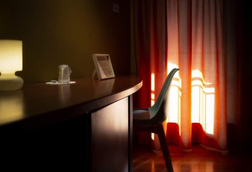 غرفة قياسية فردية, Due Platani