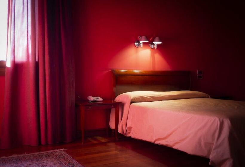 غرفة قياسية فردية, Due Platani