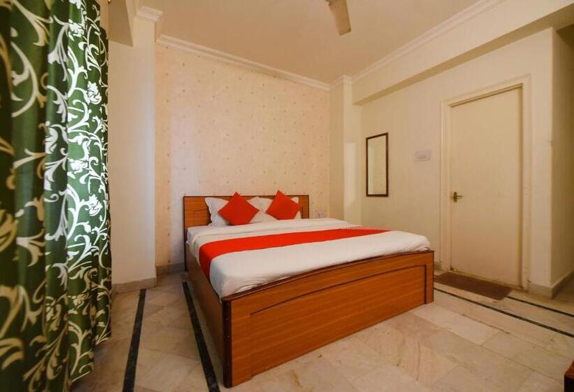 Quarto Triplo Clássico, Oyo 22915 C M Regency