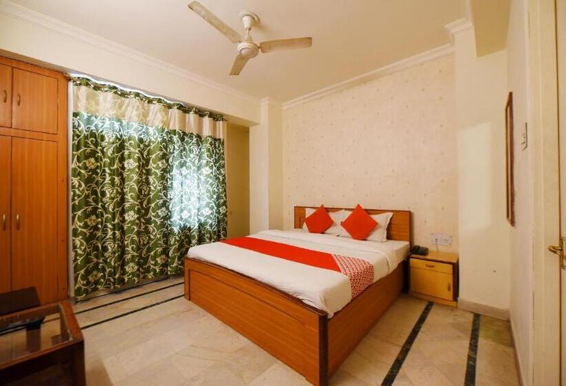 Quarto Triplo Clássico, Oyo 22915 C M Regency