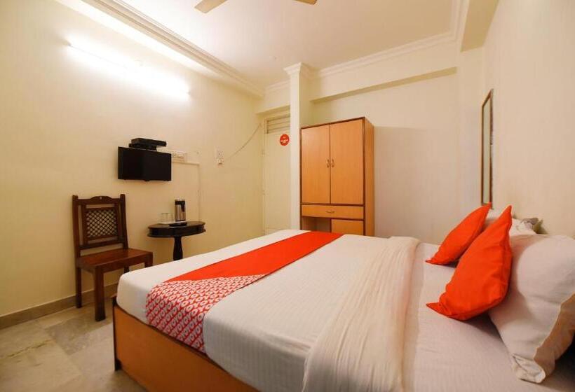 Quarto Triplo Clássico, Oyo 22915 C M Regency