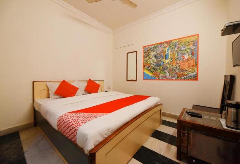 Quarto Basic, Oyo 22915 C M Regency