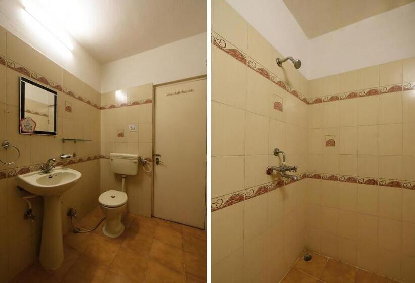 Quarto Triplo Clássico, Oyo 22915 C M Regency