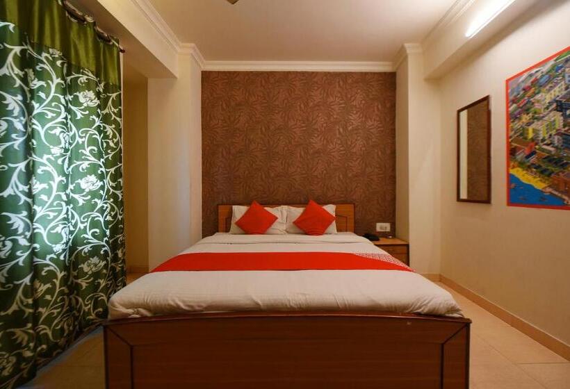 Quarto Triplo Clássico, Oyo 22915 C M Regency