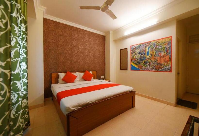 Quarto Triplo Clássico, Oyo 22915 C M Regency