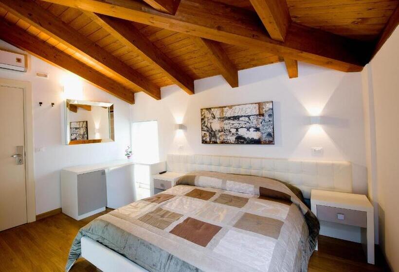اتاق استاندارد, Jolie Bed And Breakfast