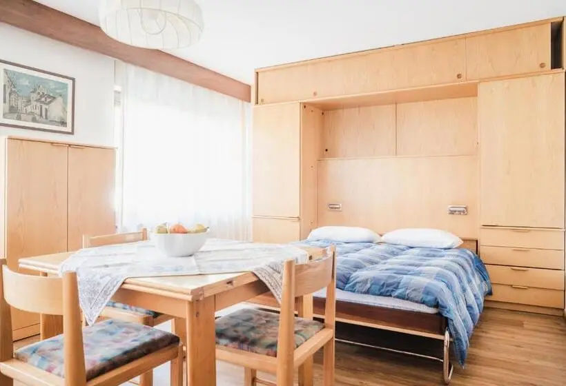 استودیوی استاندارد, Residence Dolomia