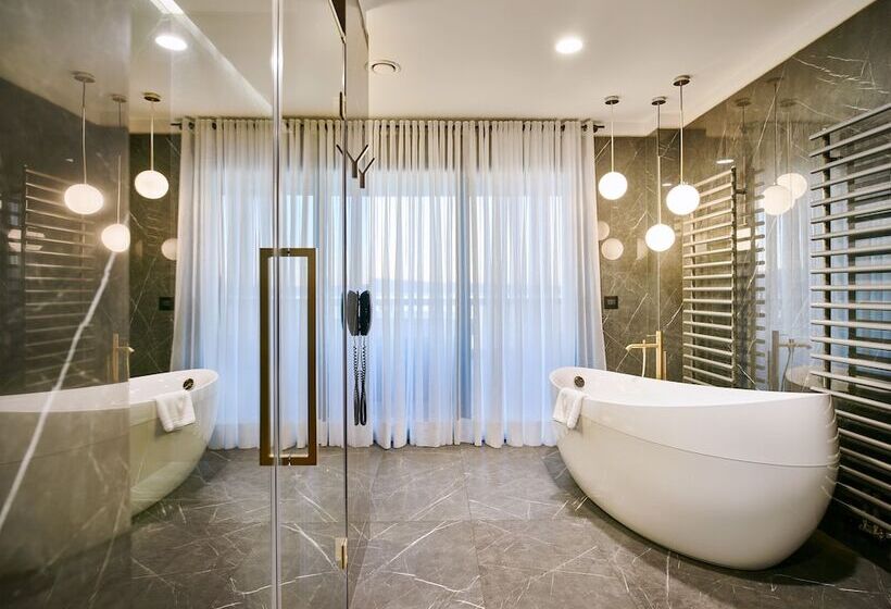 سوئیت پرزیدنت, Ikador Luxury Boutique Hotel & Spa